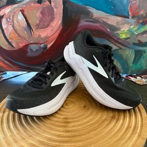 BROOKS Ghost Max 2 Womens Athletic Running Shoes Black White Orchid Ice Size 7.5